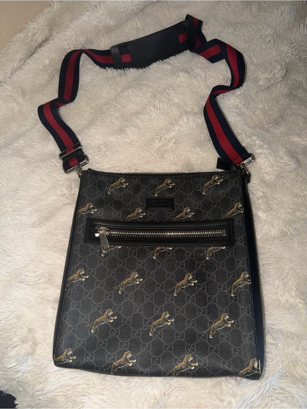 Gucci Black GG Supreme Tiger Print Messenger Bag with Red-Navy Strap